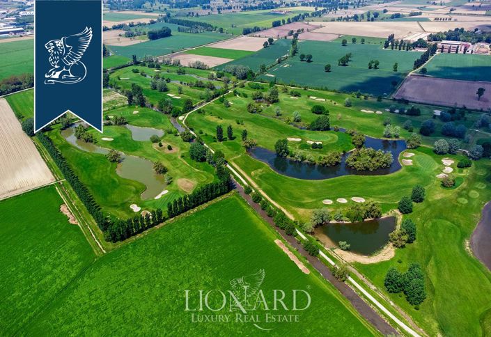 Image No.7-20 Bed Villa for sale