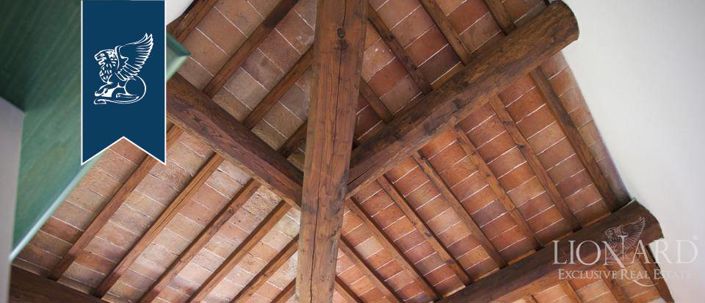 Image No.30-12 Bed Farmhouse for sale