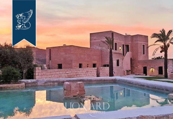 Image No.1-Un hôtel de 10 chambres à vendre à Favignana
