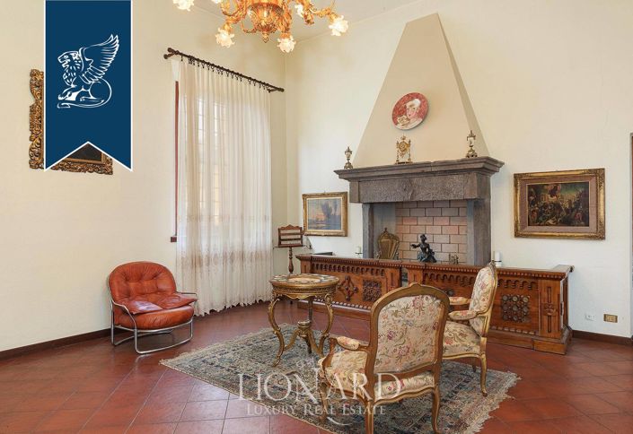 Image No.31-10 Bed Property for sale