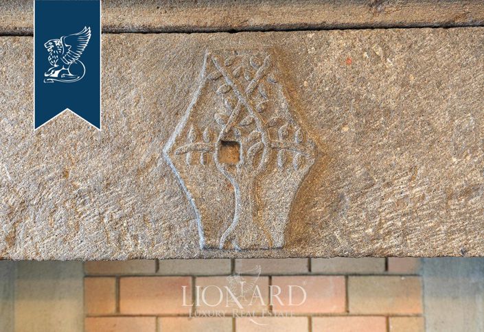 Image No.32-10 Bed Property for sale