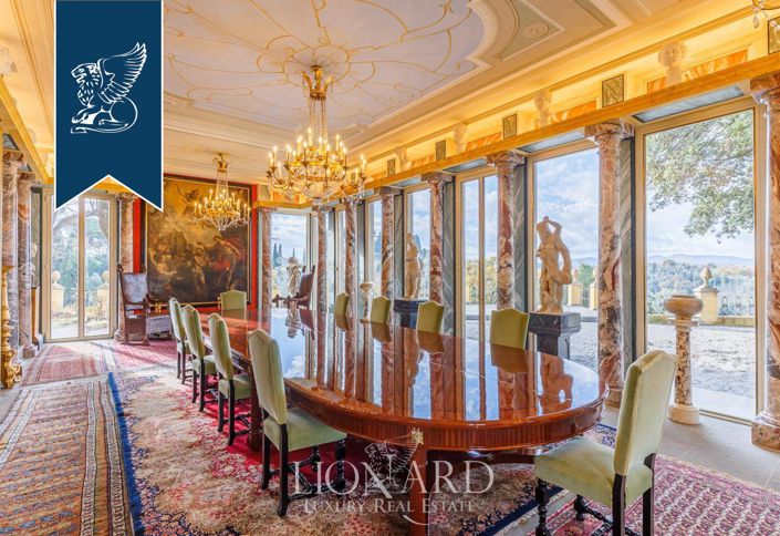 Image No.9-8 Bed Villa for sale