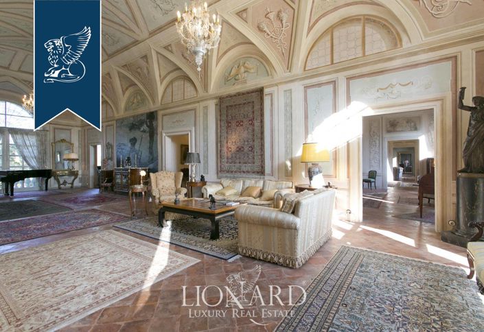 Image No.39-30 Bed Villa for sale