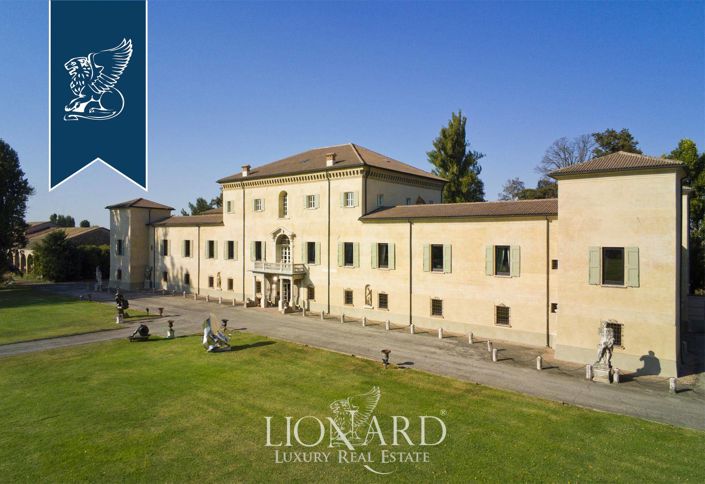 Image No.5-30 Bed Villa for sale