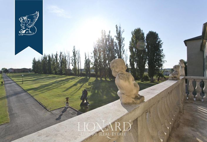 Image No.51-30 Bed Villa for sale