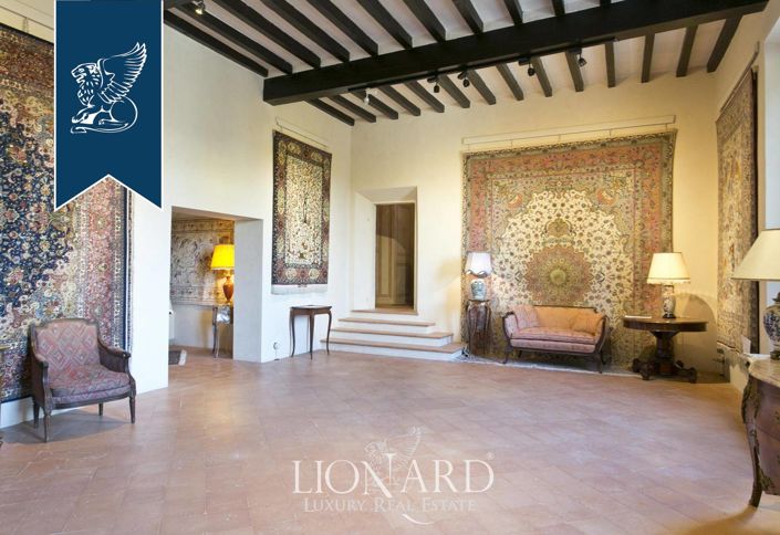 Image No.58-30 Bed Villa for sale