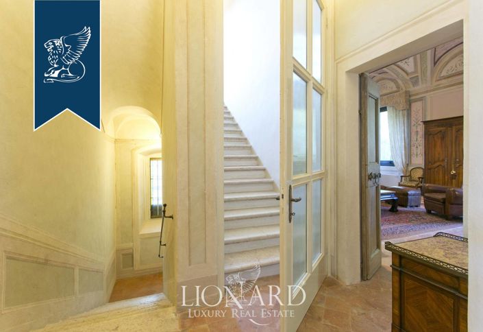 Image No.64-30 Bed Villa for sale