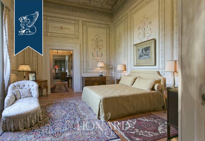 Image No.68-30 Bed Villa for sale