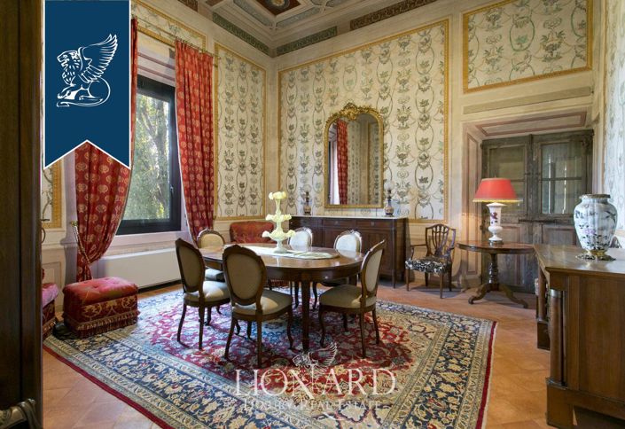 Image No.70-30 Bed Villa for sale