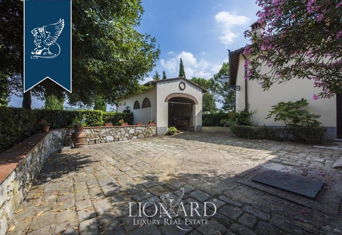 Image No.5-9 Bed Villa for sale