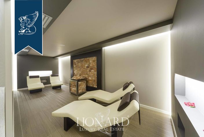 Image No.14-11 Bed Villa for sale