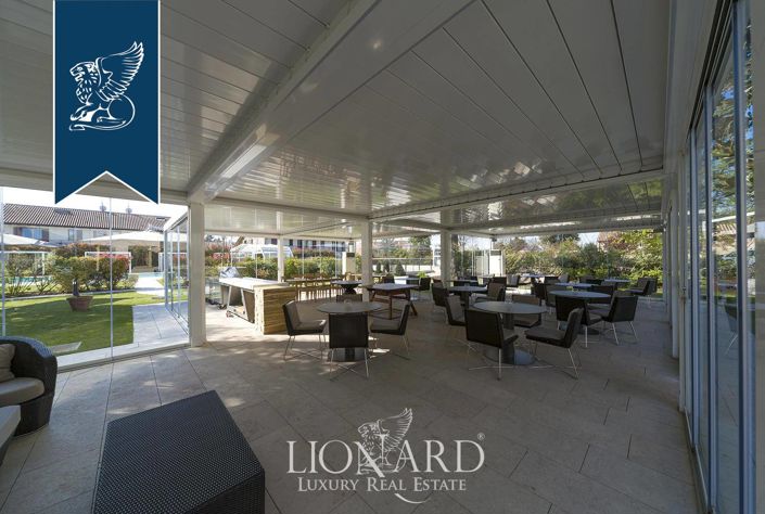 Image No.8-11 Bed Villa for sale