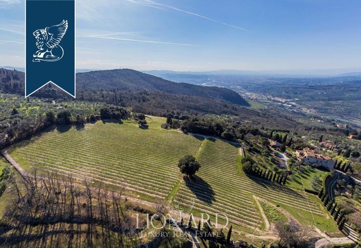 Image No.1-10 Bed Farmhouse for sale