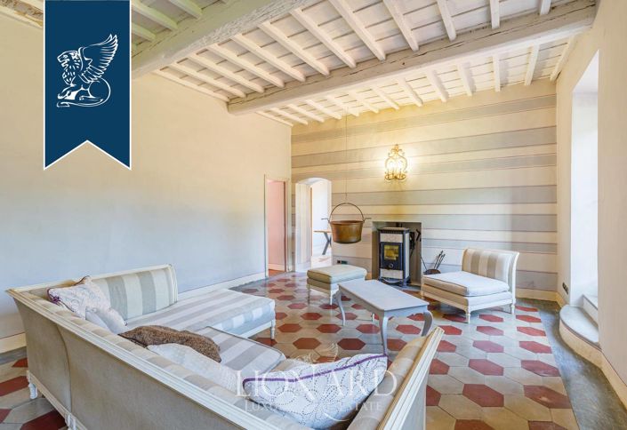 Image No.17-10 Bed Farmhouse for sale