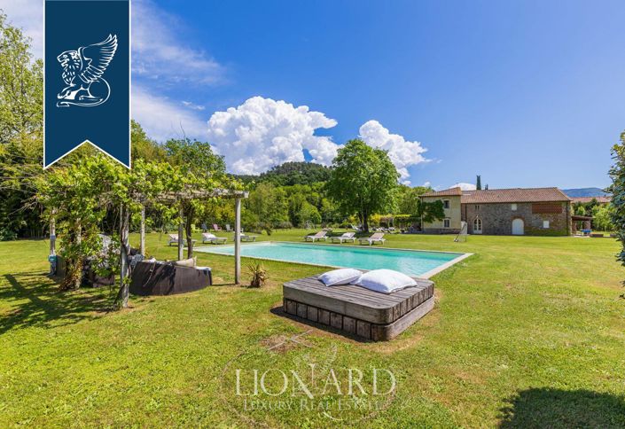 Image No.5-Maison de campagne de 5 chambres à vendre à Lucca