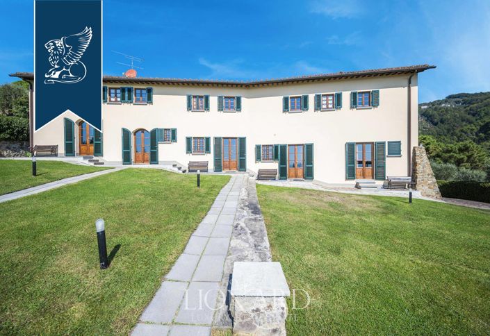 Image No.12-11 Bed Villa for sale