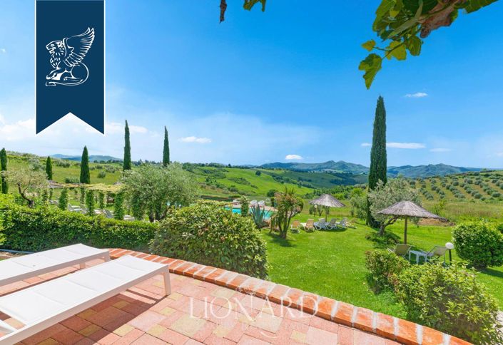 Image No.10-8 Bed Villa for sale