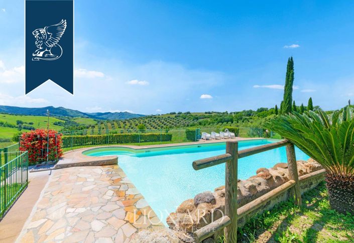 Image No.9-8 Bed Villa for sale