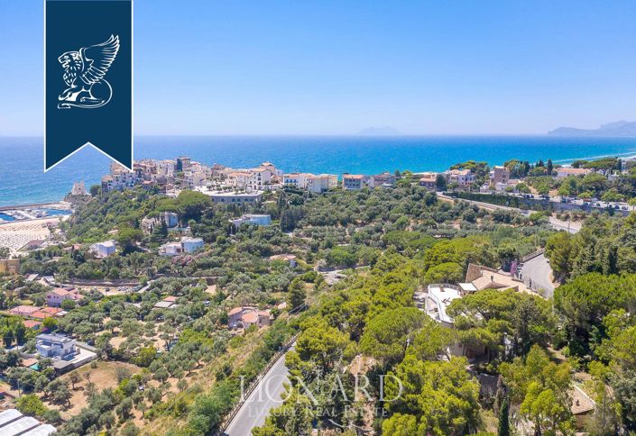 Image No.18-7 Bed Villa for sale