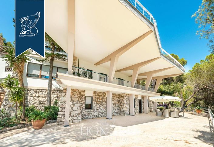 Image No.20-7 Bed Villa for sale