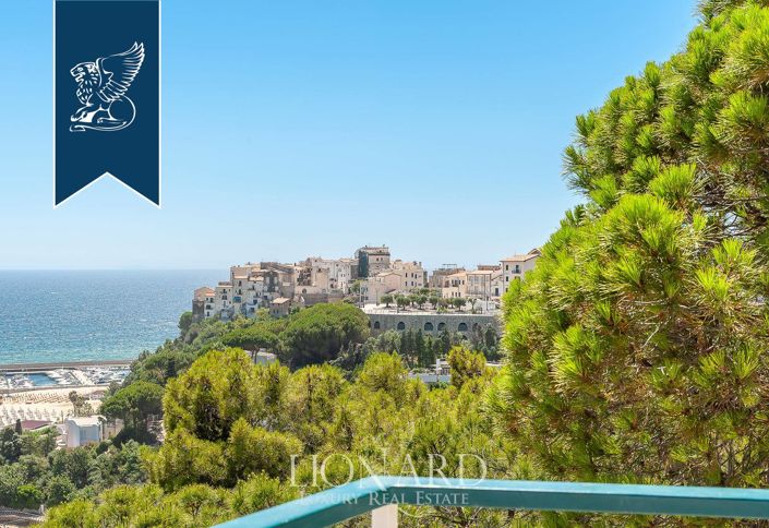 Image No.9-7 Bed Villa for sale