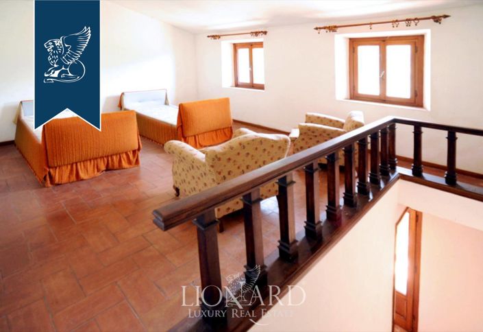 Image No.12-4 Bed Farmhouse for sale