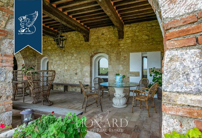 Image No.17-20 Bed Property for sale