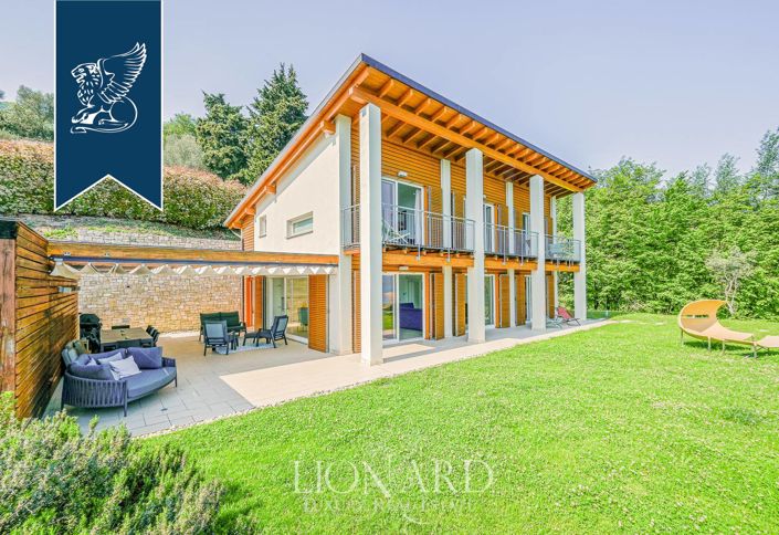 Image No.10-7 Bed Villa for sale