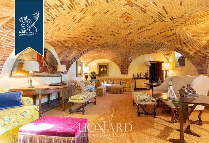 Image No.32-8 Bed Villa for sale