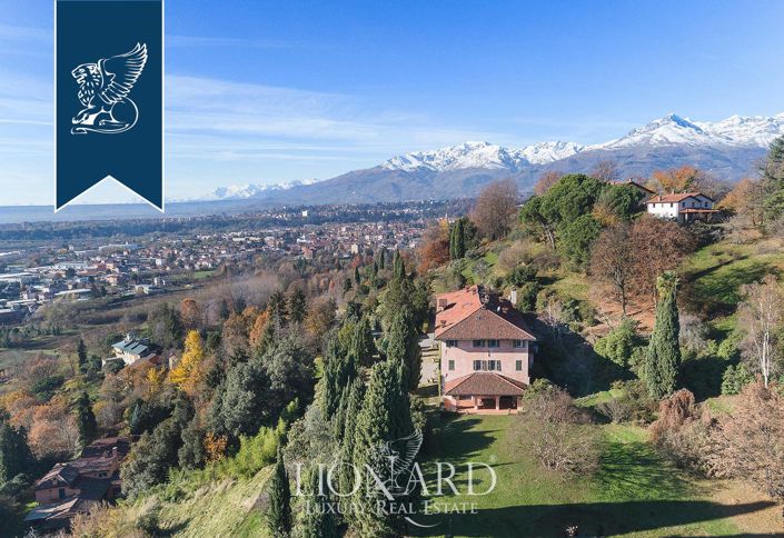 Image No.36-8 Bed Villa for sale