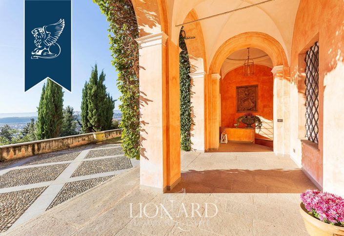 Image No.8-8 Bed Villa for sale