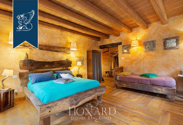 Image No.27-10 Bed Hotel for sale