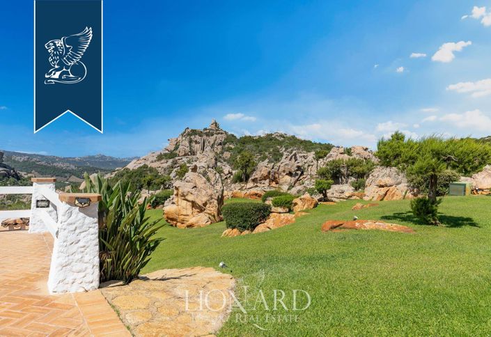 Image No.11-8 Bed Villa for sale