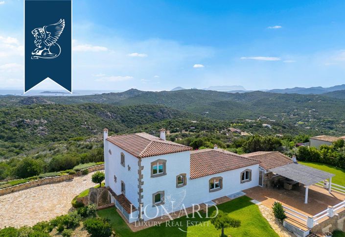 Image No.5-8 Bed Villa for sale