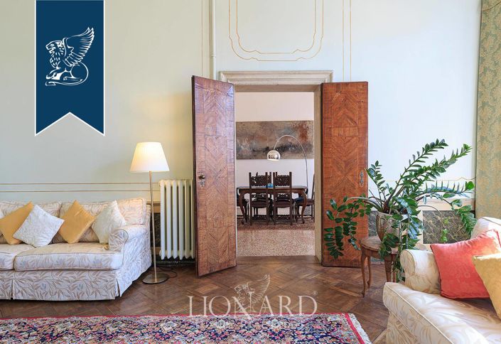 Image No.14-6 Bed Property for sale