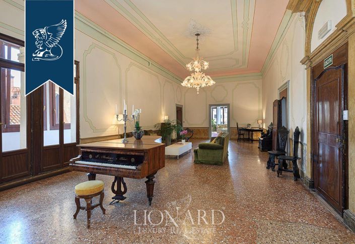 Image No.17-6 Bed Property for sale