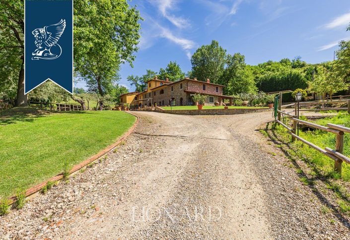 Image No.16-Ferme de 22 chambres à vendre à Reggello