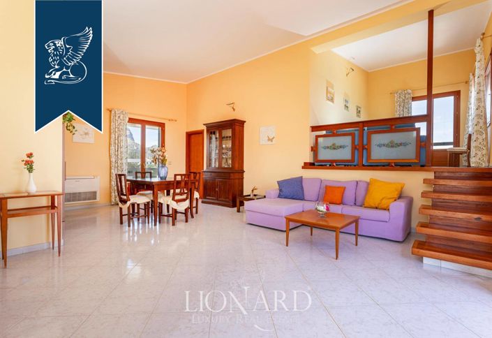 Image No.12-6 Bed Villa for sale