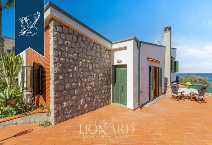 Image No.8-6 Bed Villa for sale