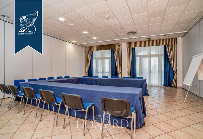 Image No.69-106 Bed Hotel for sale