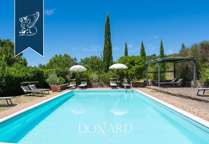 Image No.16-13 Bed Farmhouse for sale