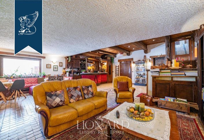 Image No.8-15 Bed Hotel for sale