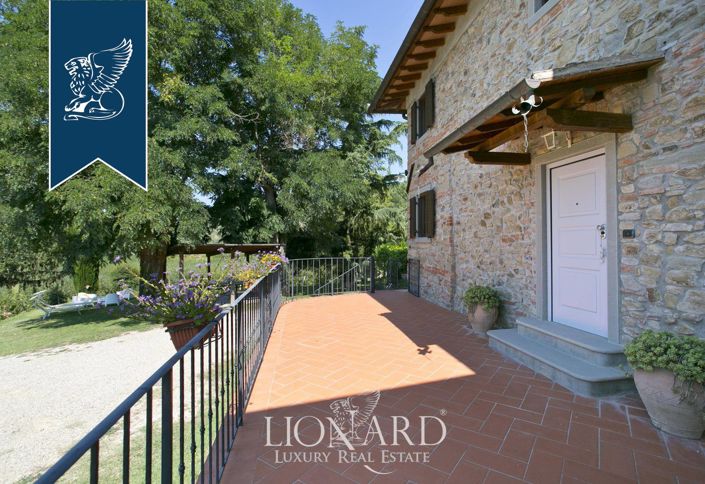 Image No.8-9 Bed Farmhouse for sale