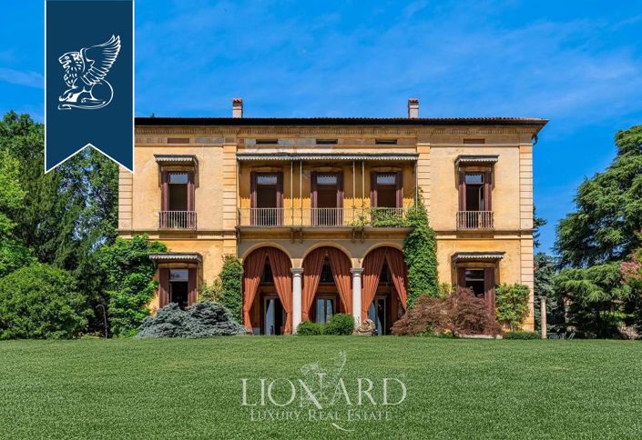 Image No.1-7 Bed Villa for sale