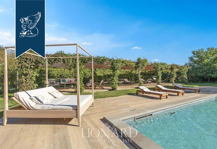 Image No.12-12 Bed Villa for sale