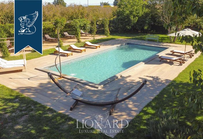 Image No.9-12 Bed Villa for sale