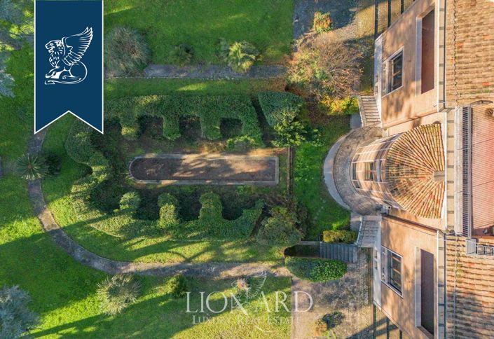 Image No.5-30 Bed Villa for sale