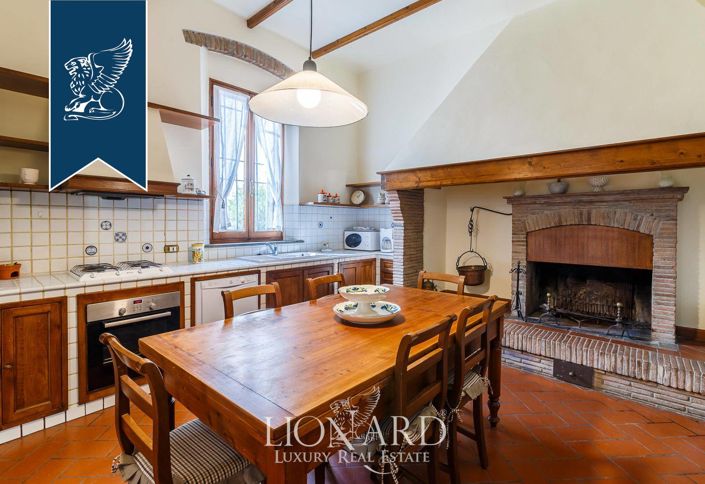 Image No.13-8 Bed Villa for sale