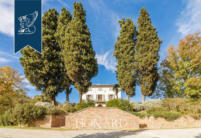 Image No.3-8 Bed Villa for sale