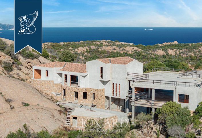 Image No.5-8 Bed Villa for sale